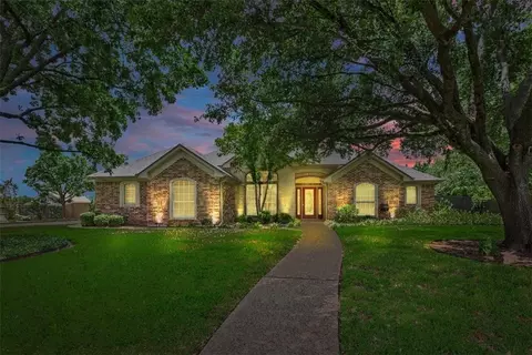 711 Remington Park Dr, Robinson, TX 76706