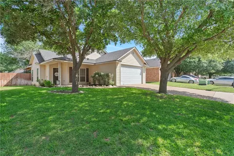 10313 Peony Ln, Waco, TX 76708 photo 2