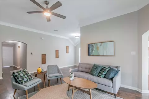 10124 Bunting Dr, Waco, TX 76708 photo 4