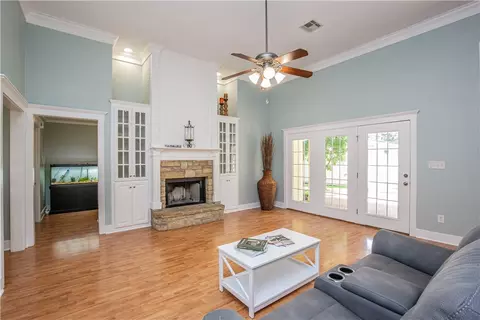 10517 Aquilla Trl, Waco, TX 76708 photo 3