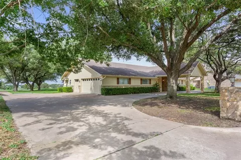 5401 Links Dr, Waco, TX 76708 photo 3