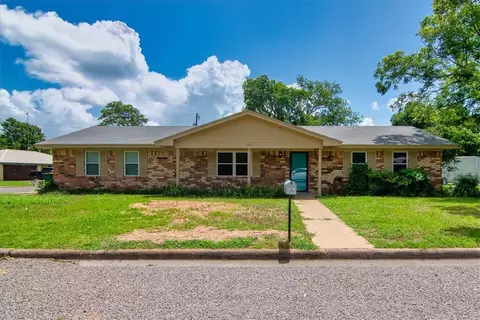 106 Dixon Dr, Gatesville, TX 76528