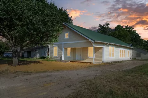 109 E North St, Itasca, TX 76055