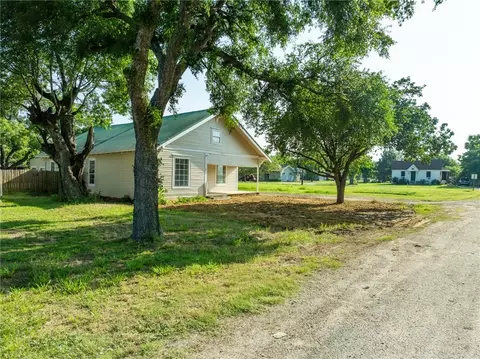 109 E North St, Itasca, TX 76055 photo 2