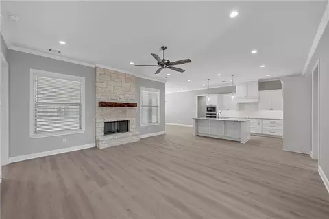 956 Gallant Fox Rd, Hewitt, TX 76643