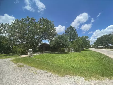 303 W Carlos St, Robinson, TX 76706