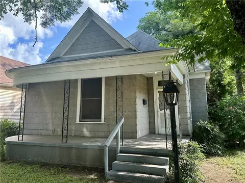 914 N 10th St, Waco, TX 76707