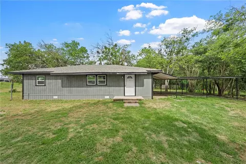 101 N Bruce St, Bruceville, TX 76630