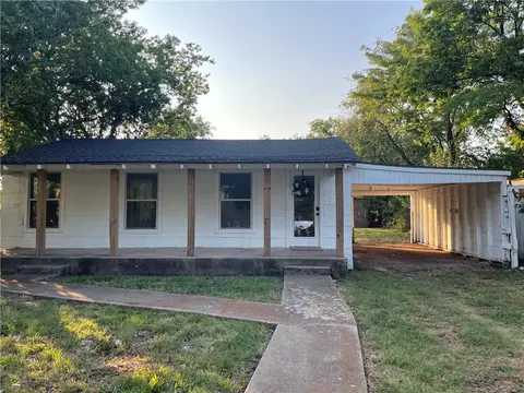 601 N 3rd St, Mcgregor, TX 76657 photo 2