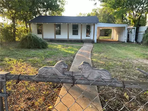 601 N 3rd St, Mcgregor, TX 76657