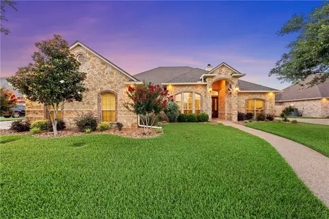 400 Stone Creek Ridge Dr, Mcgregor, TX 76657