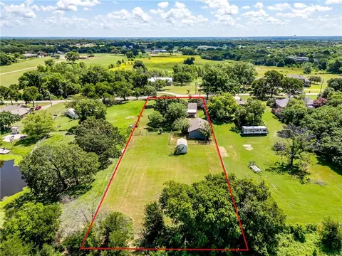 805 Ivan Dr, Waco, TX 76706 photo 3