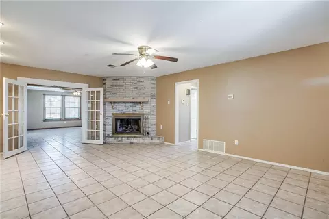 805 Ivan Dr, Waco, TX 76706 photo 10