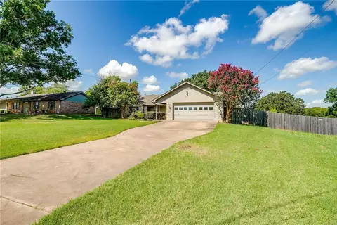 805 Ivan Dr, Waco, TX 76706 photo 6