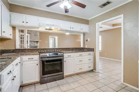 805 Ivan Dr, Waco, TX 76706 photo 17