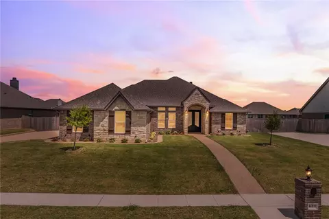 613 Lindsay Ln, Waco, TX 76706