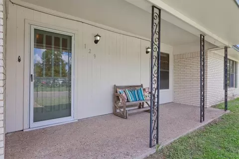 129 Oklahoma Ave, Hewitt, TX 76643 photo 4