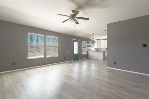 401 Coby Dr, Troy, TX 76579 photo 10