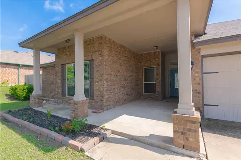 401 Coby Dr, Troy, TX 76579 photo 4