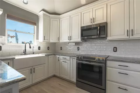 401 Coby Dr, Troy, TX 76579 photo 5