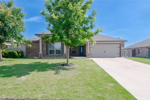 401 Coby Dr, Troy, TX 76579 photo 3
