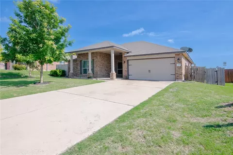401 Coby Dr, Troy, TX 76579 photo 2
