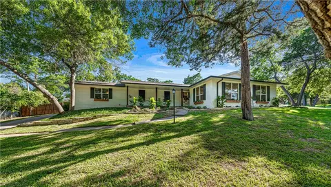 430 Brookwood Dr, Woodway, TX 76712