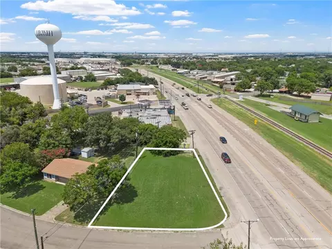 319 S Hewitt Dr, Hewitt, TX 76643