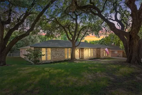 816 Wedgewood Dr, Woodway, TX 76712