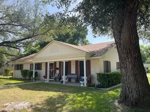 1101 N Central Ave N, Cameron, TX 76520