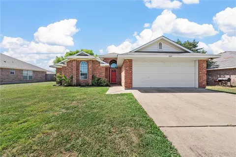 207 Knight Ln, Waco, TX 76705