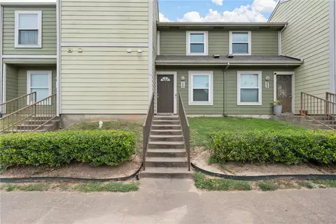 1500 Lake Shore Dr #402, Waco, TX 76708