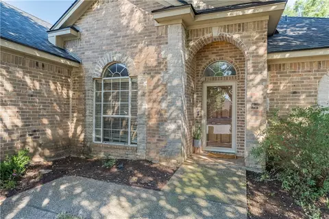 10117 Barcelona Dr, Waco, TX 76708 photo 2