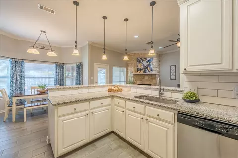 10117 Barcelona Dr, Waco, TX 76708 photo 13