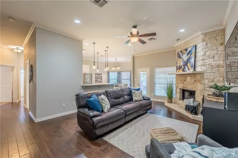 10117 Barcelona Dr, Waco, TX 76708 photo 5