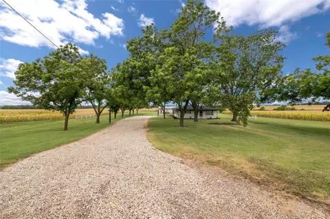 1582 Losak Rd, Lorena, TX 76655