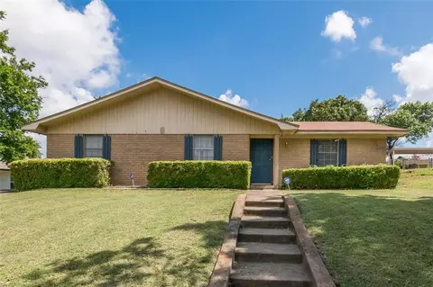 508 Mountain Lake Dr, Woodway, TX 76712
