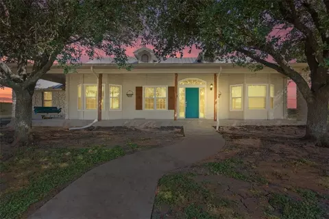 5481 7 Mile Ln, Mart, TX 76664