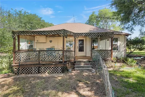 1633 Mechell Rd, West, TX 76691 photo 2
