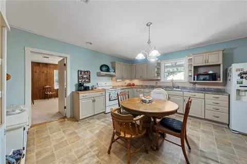 1633 Mechell Rd, West, TX 76691 photo 4
