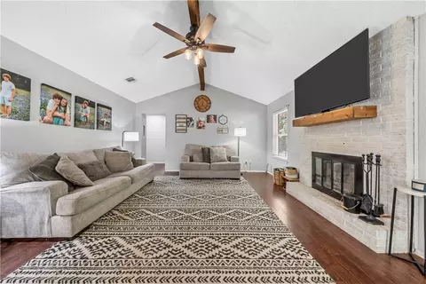 121 York Dr, Lorena, TX 76655 photo 4