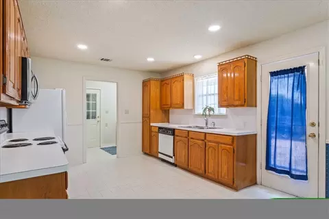 212 Warren Rd, Lorena, TX 76655 photo 14