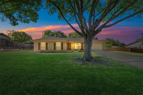 104 David Reese Dr, Lorena, TX 76655
