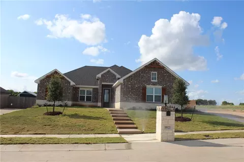 10121 Castleberry Ln, Waco, TX 76712