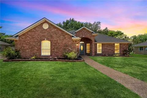 607 Christina Dr, Robinson, TX 76706