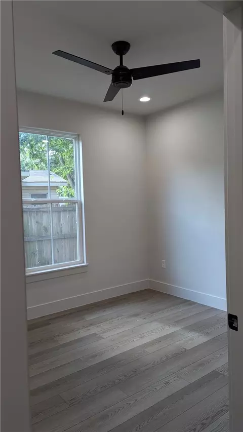 113 Austin St, Mcgregor, TX 76657 photo 3