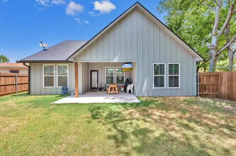 113 Austin St, Mcgregor, TX 76657 photo 35