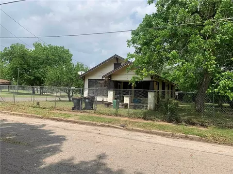 327 Hood St, Waco, TX 76704