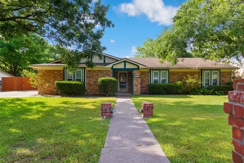 121 Hillside Dr, Hewitt, TX 76643