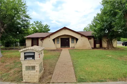 404 Ferguson Dr, Woodway, TX 76712
